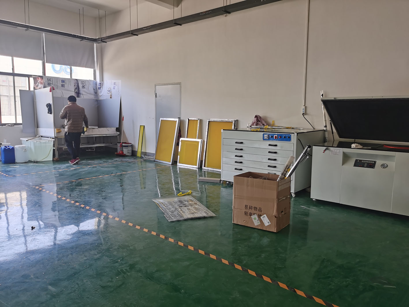 金属标识标牌选购指南,揭秘材质工艺里的那些门道